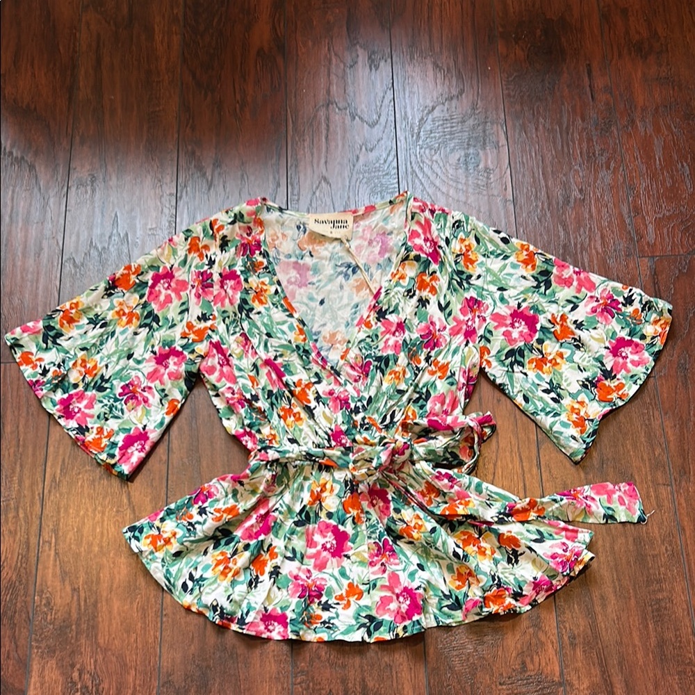 Savannah Jane Floral Wrap Blouse with Tie Front small nwt